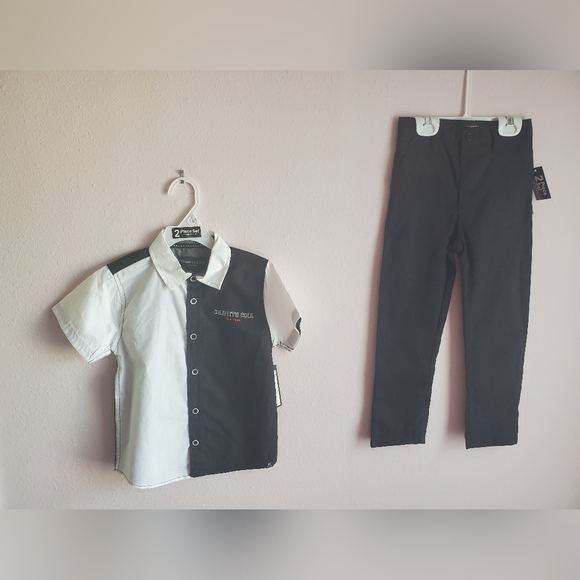 Reaction Kenneth Cole 2 peice set. - Picture 2 of 10